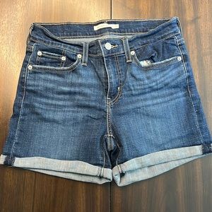 Levi’s Mid-length Jean shorts size 28